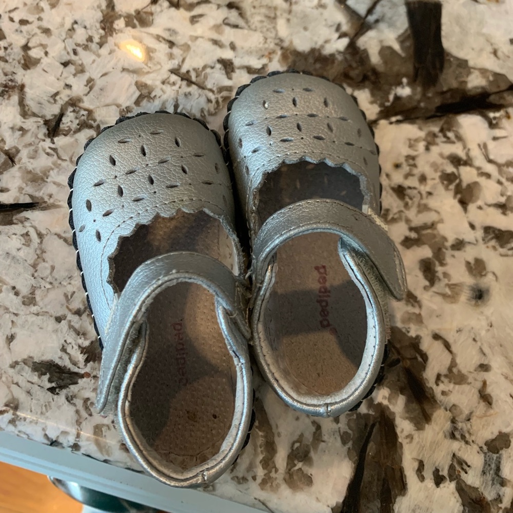 Toddler size 12-18 months Pediped Mary Janes